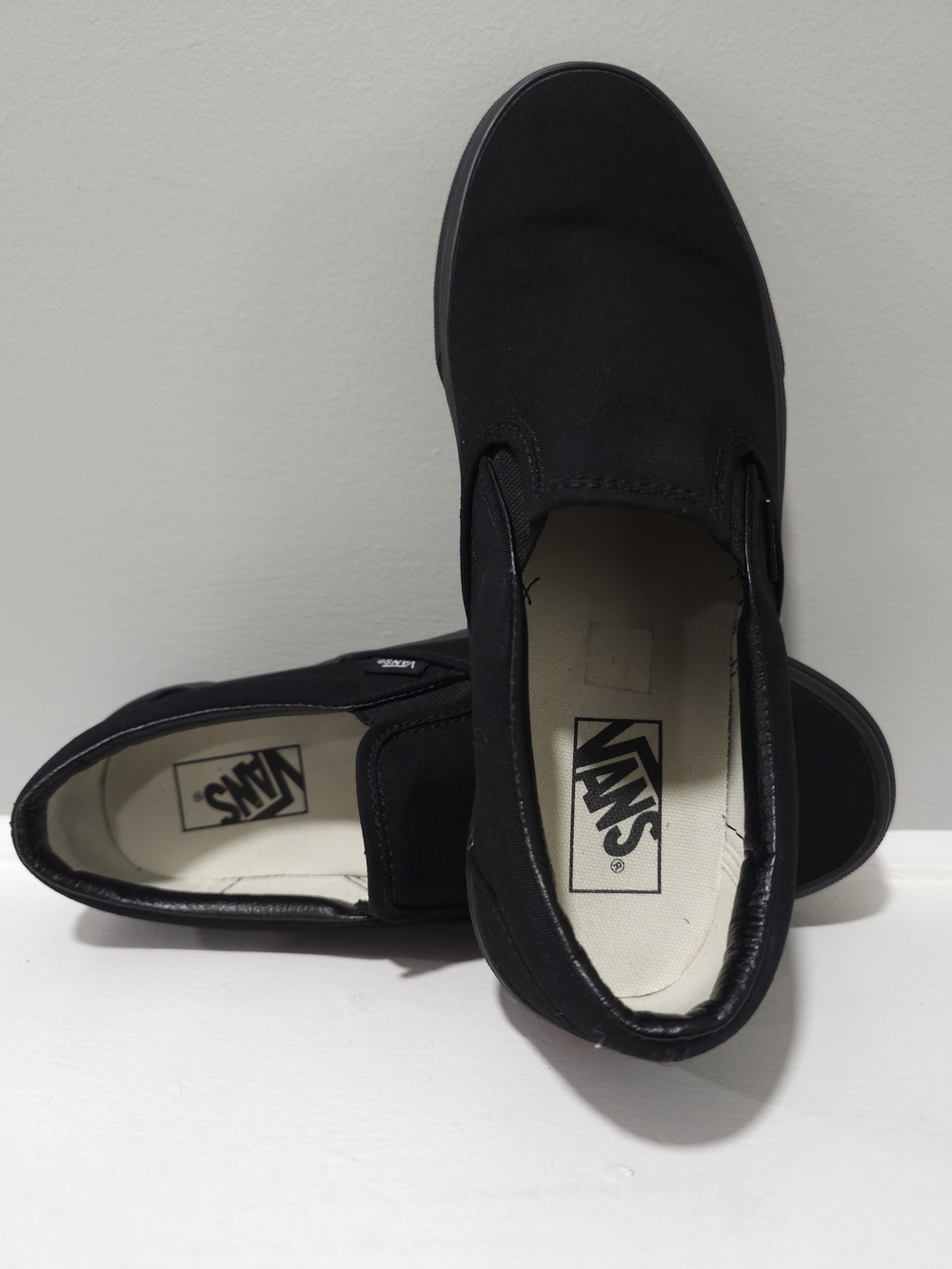 Vans Classic Slip-On Men's Sneakers in Black